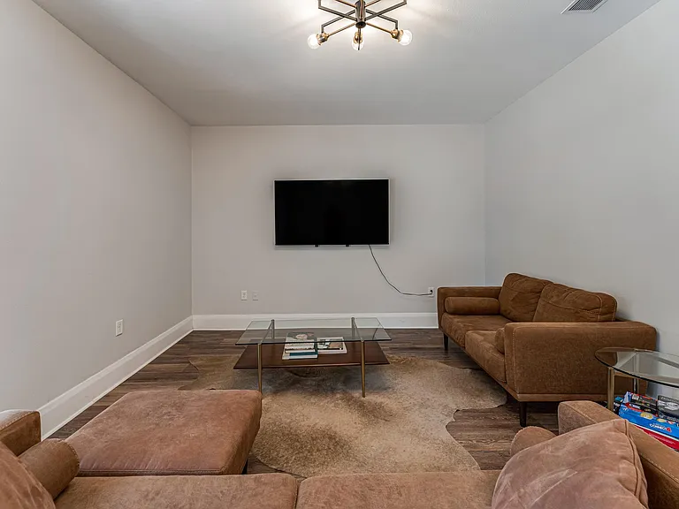 2512 W Palm Dr — Photo 23