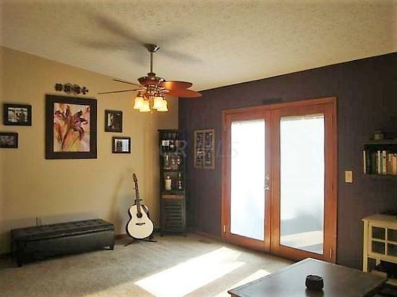 4th image of 6023 Carnation Dr