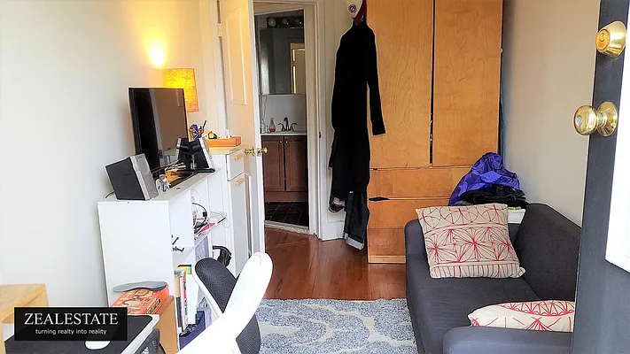 Rented by ZealEstate Group Inc | media 21