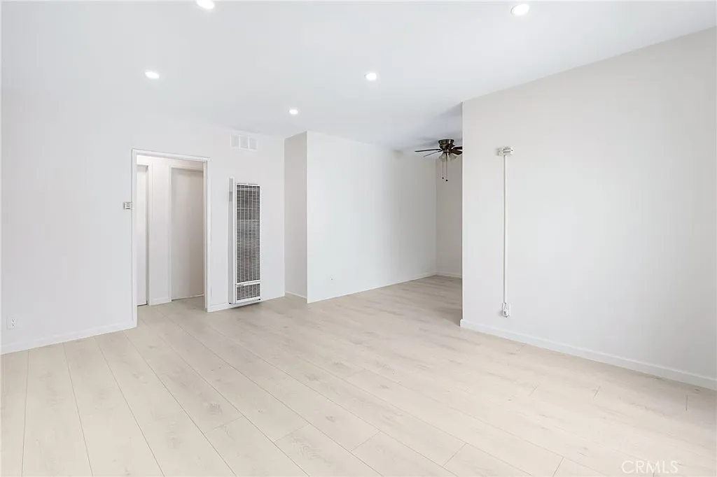 Building Photo - 580 W Stocker St #4