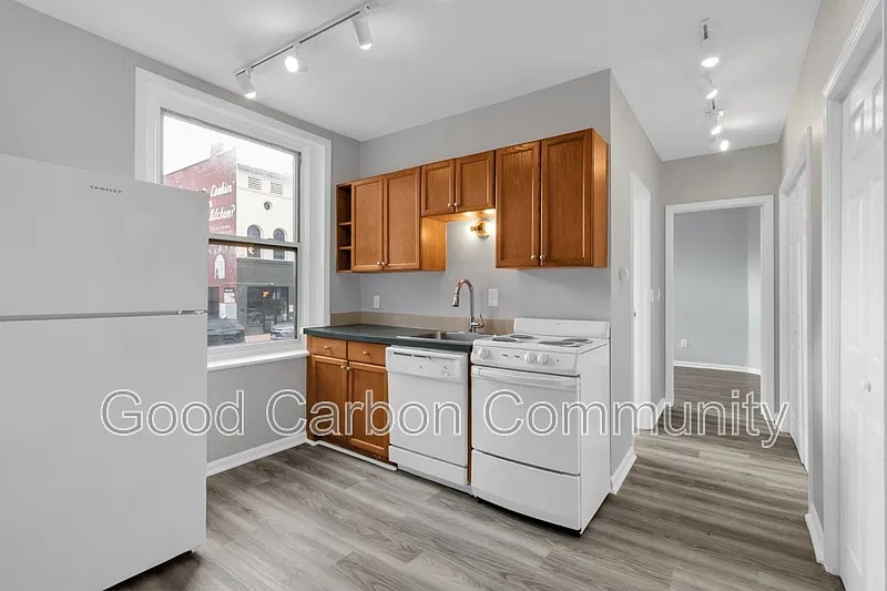 1 bed, 1.0 bath, $1,175 — Photo 3
