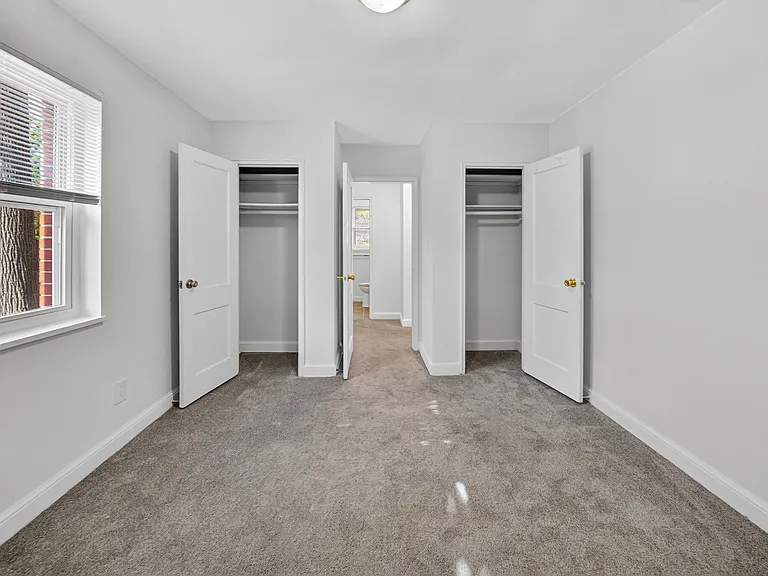 Croydon Manor Apartments — Photo 18