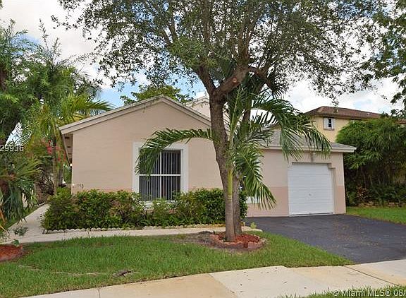 3rd image of 20733 NW 1st St