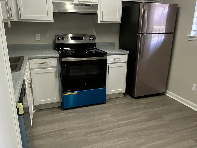 Greenbriar Apartments — Photo 2