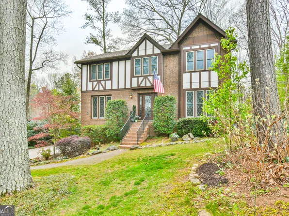 2413 Crooked Tree Ct, Marietta, GA 30062