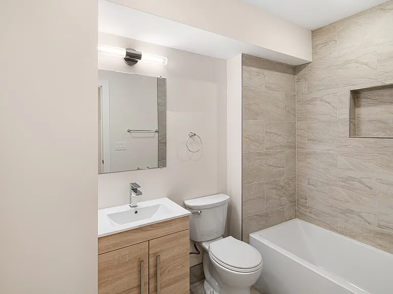 5217 1/2 Warren St #1 — Photo 10