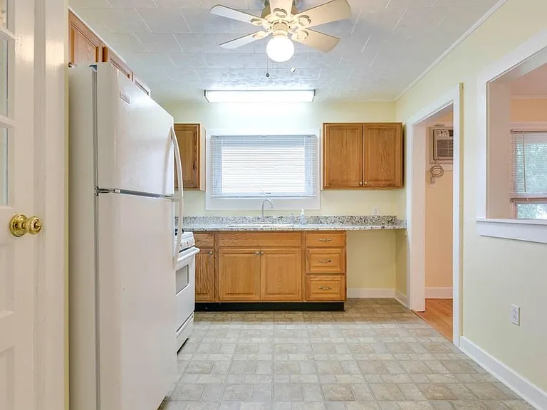 130 Dwight Ave — Photo 7