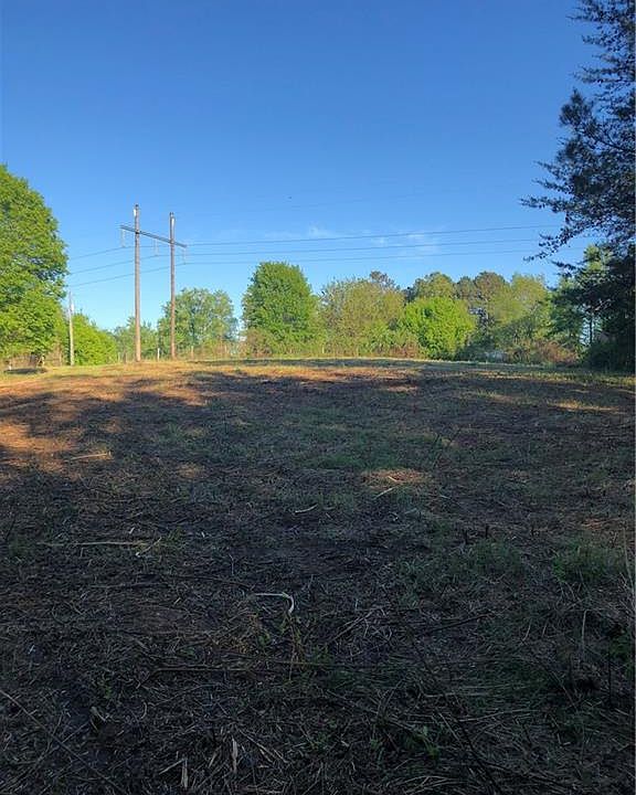2nd image of 661 Upper Bethany Rd