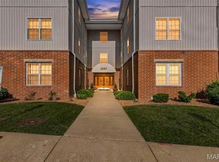 1507 S Old Highway 94 APT 204, Saint Charles, MO 63303