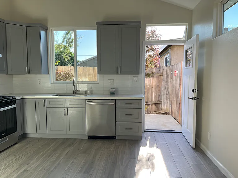 6558 Walt St — Photo 9
