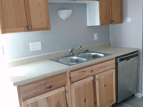 COMES WITH MICROWAVE