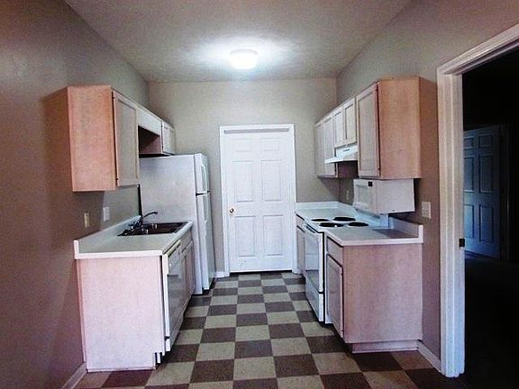 3rd image of 1257 Louisville St APT 16
