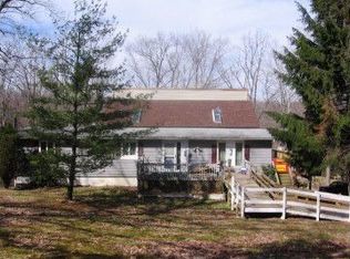 22 Crosby Rd, Morgantown, WV 26508