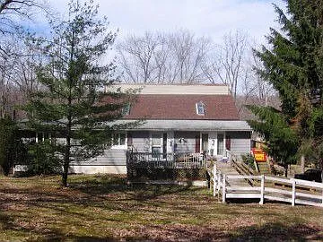 22 Crosby Rd photo 1