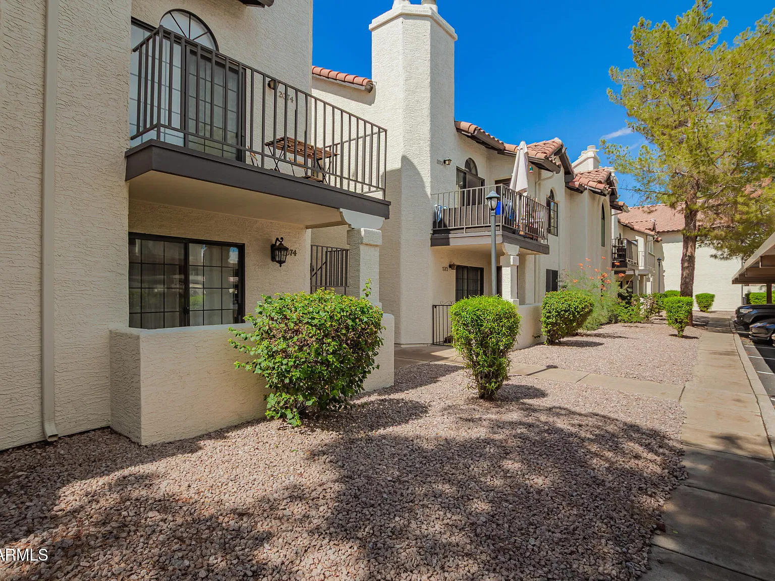 2 bed, 2.0 bath, 1143 sqft, $3,800 — Photo 2