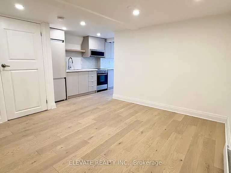 275 Lauder Ave #3 — Photo 6