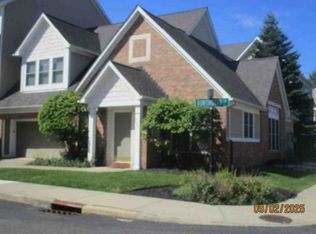 1490 Huntington Ln, Cleveland Heights, OH 44118