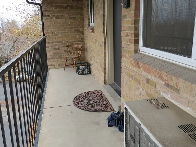 515 E 6th Ave #6 — Photo 5
