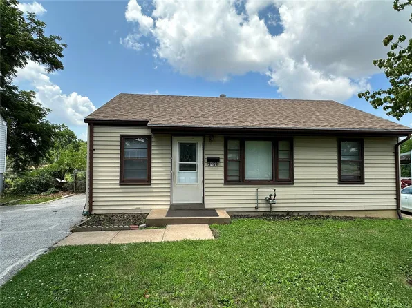 3159 Saint David Ln, Saint Ann, MO 63074