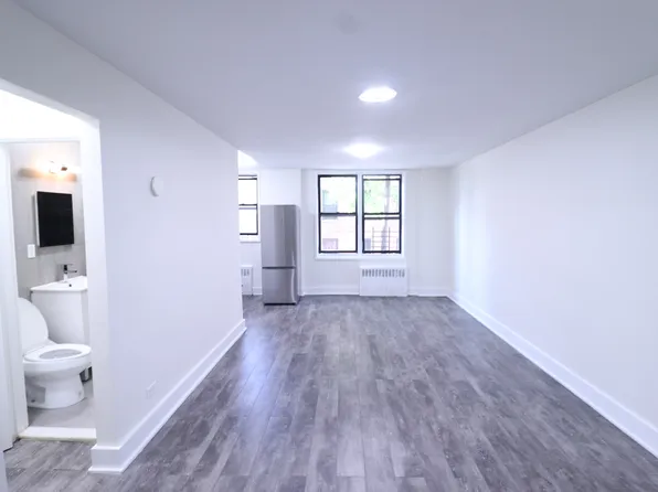 132-45 Maple Avenue image 2 of 9