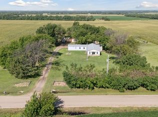 4417 N Hillside Rd, Newton, KS 67114