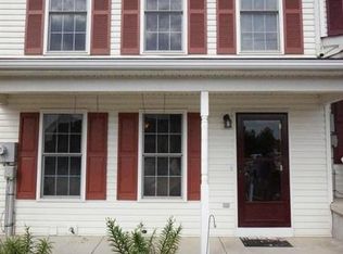 675 Knoll Dr, Mount Joy, PA 17552