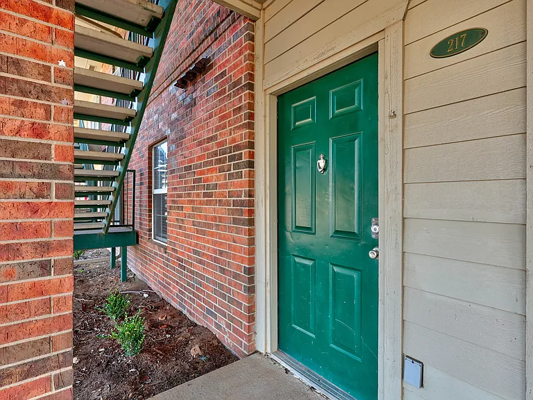Oak Place — Photo 5