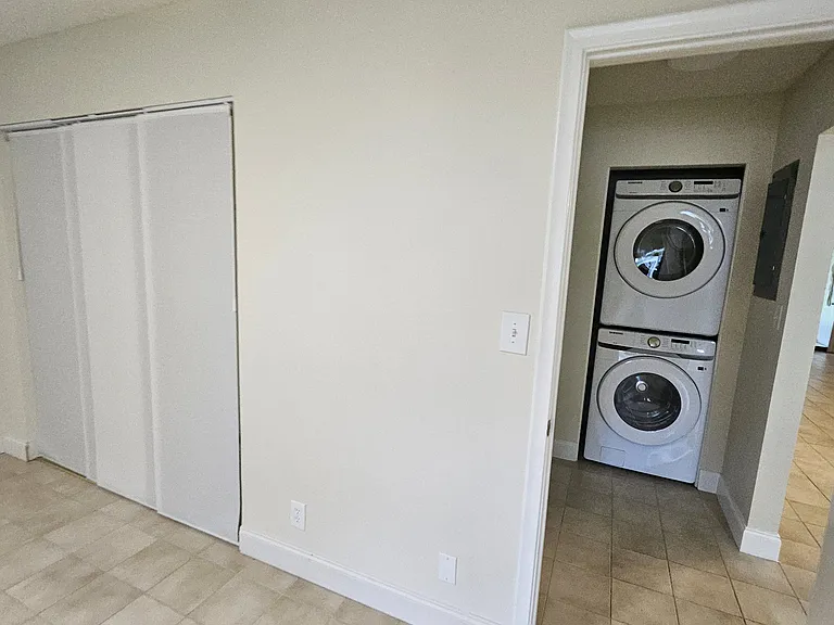 3752 Arelia Dr S — Photo 28