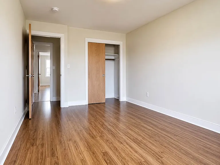 24-25 43rd St #33 — Photo 9