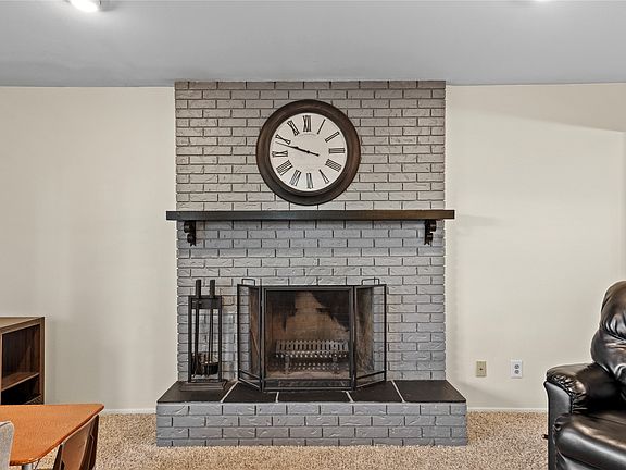 3rd image of 613 Park Garden Rd