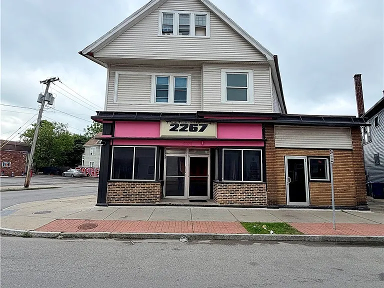 2267 Genesee St — Photo 1