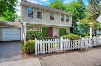 1st image of 10027 NE 129th Pl