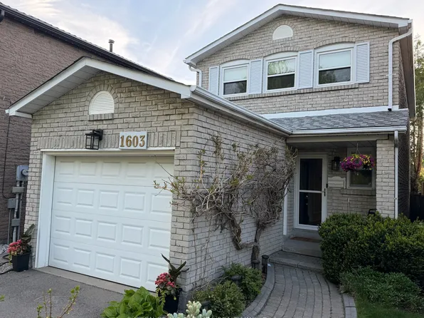 1603 Dewberry Cres, Mississauga, ON L4W 3B6