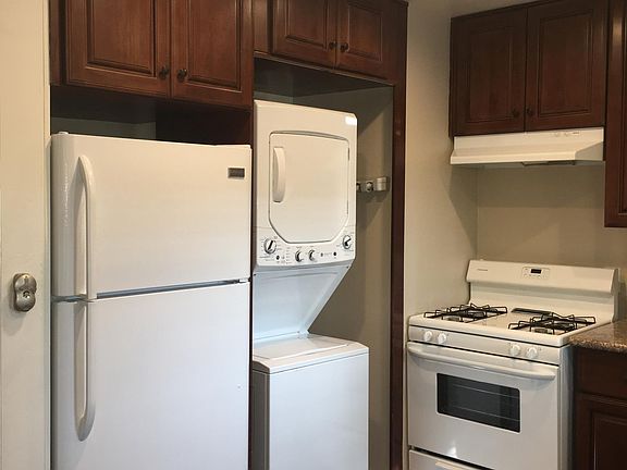 2nd image of 602 W Bellevue Dr APT 3