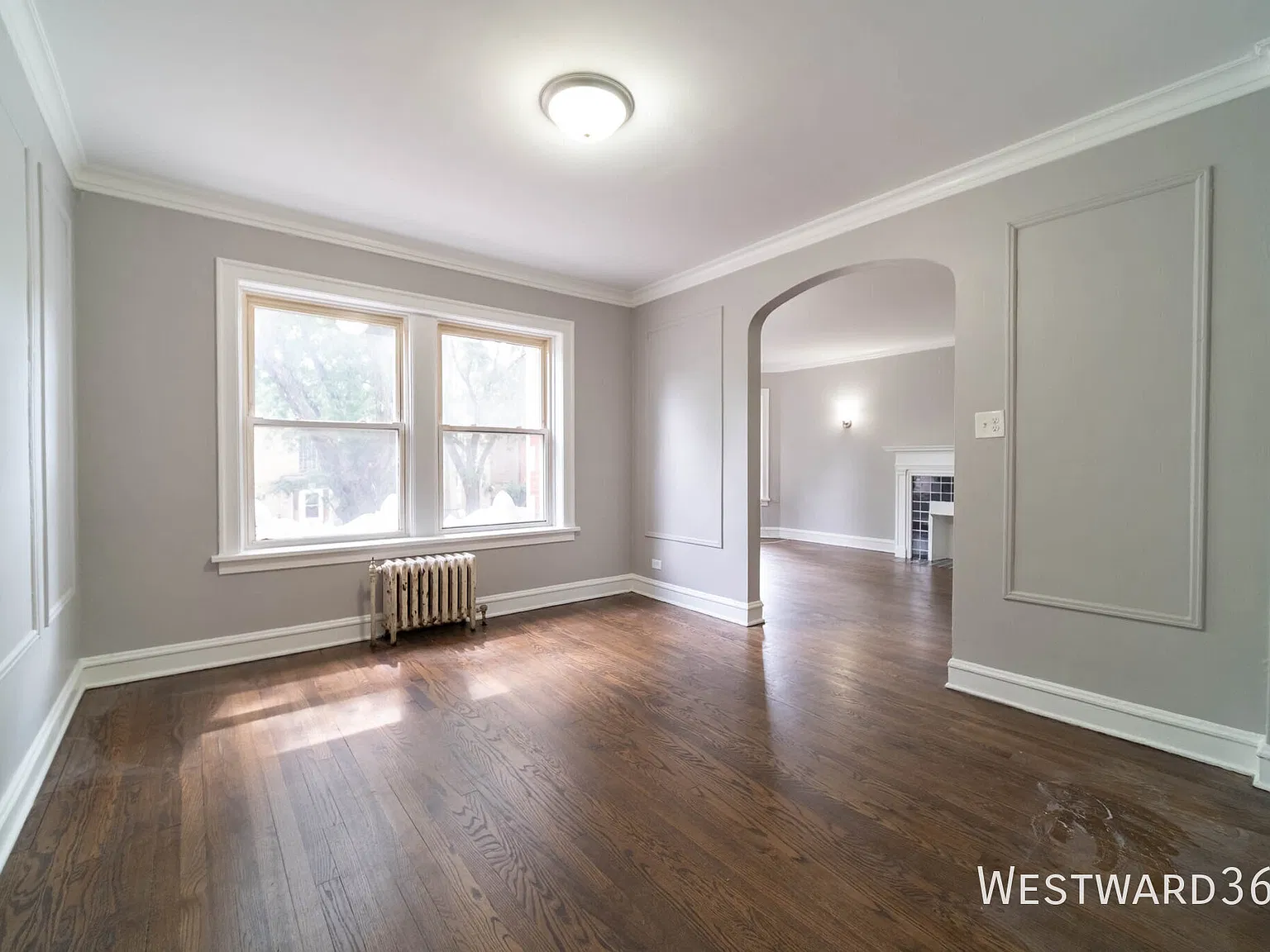 Spacious 1-Bedroom Apartment in Rogers Park Available Now! — Photo 4