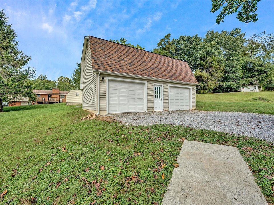 15 White Oak Dr, Blue Ridge, VA 24064 Zillow