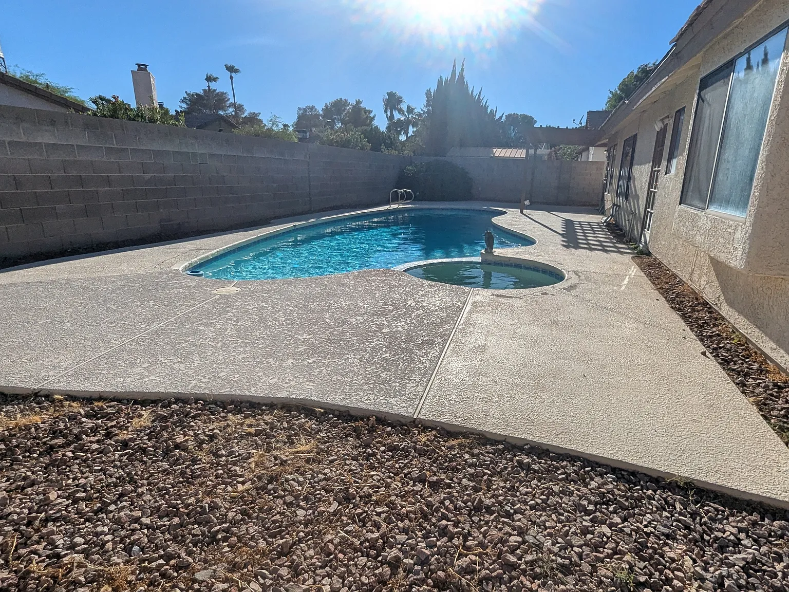 4 bed, 1876 sqft, $2,580 — Photo 3