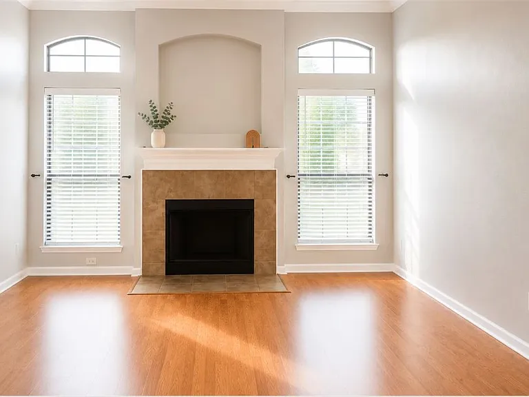 4202 Cedar Creek Ct — Photo 3