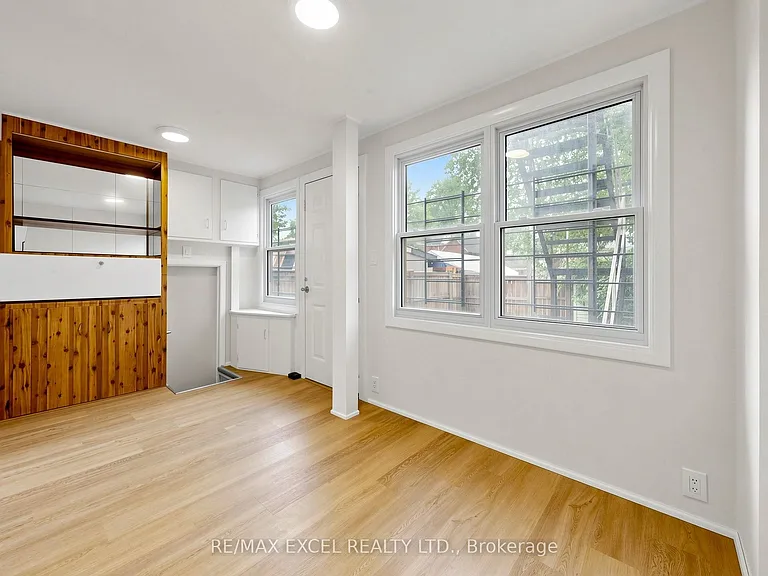 259 Victoria Ave N #MAIN — Photo 15