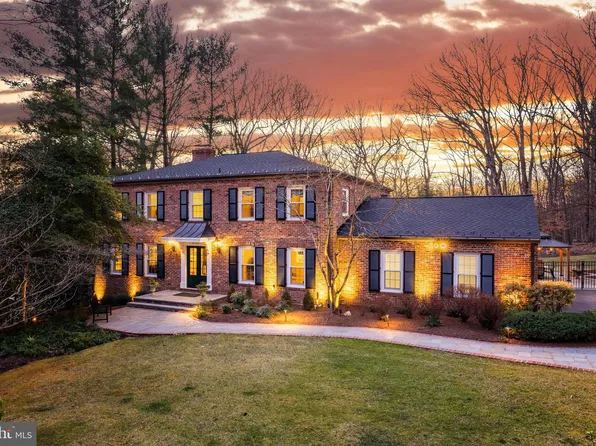 2702 Ankeny St, Oakton, VA 22124