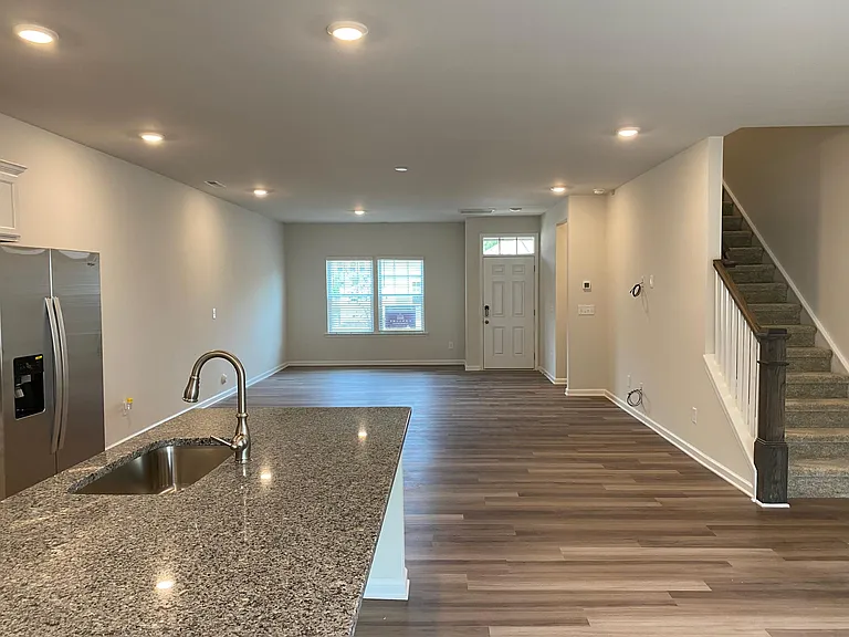 212 Sagecroft Ln — Photo 2