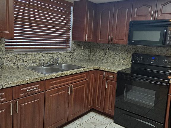 5th image of 11021 NW 7th St APT 202-9