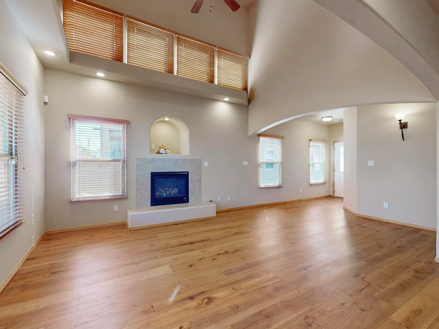 3 bed, 2.5 bath, 1700 sqft, $2,295 — Photo 3
