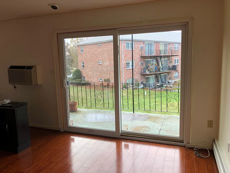 25 Fernview Ave — Photo 4