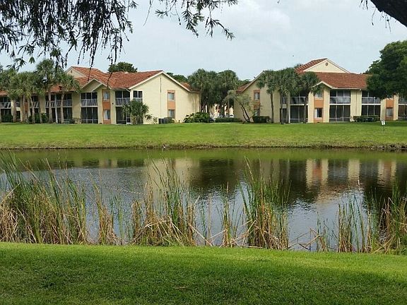 4th image of 4107 Glenmoor Dr