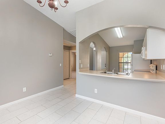 5th image of 745 Luminary Cir APT 104