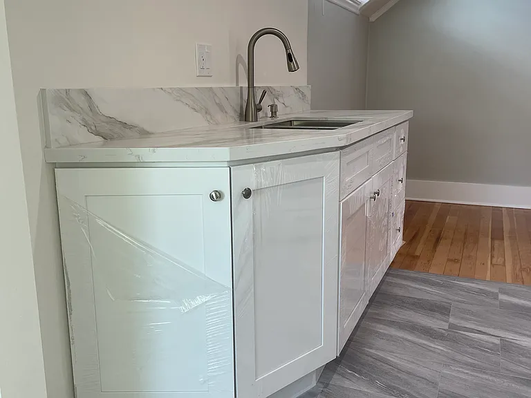 West side of kitchen looking from Breakfast nook