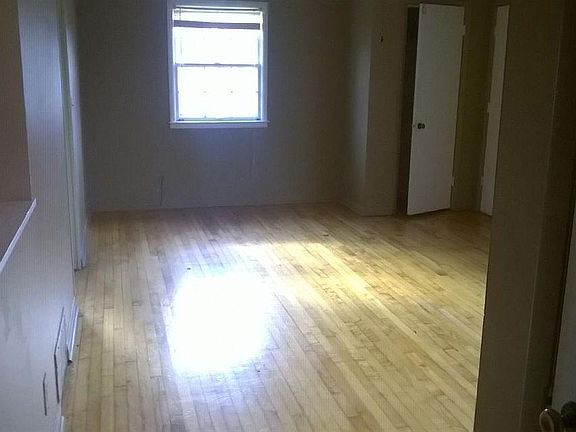 5th image of 1004 Patricia Ln