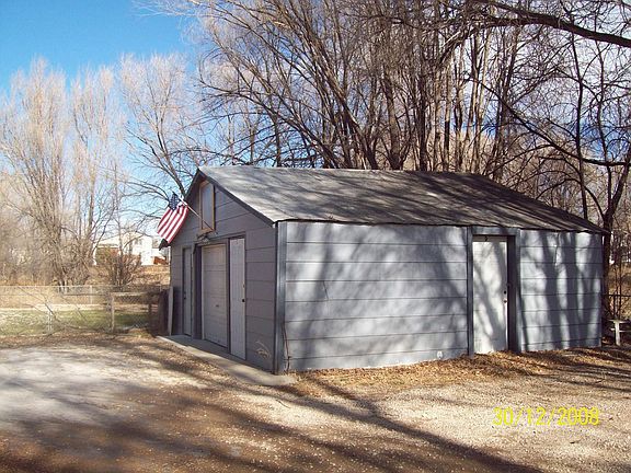 detatch gargae with sheds