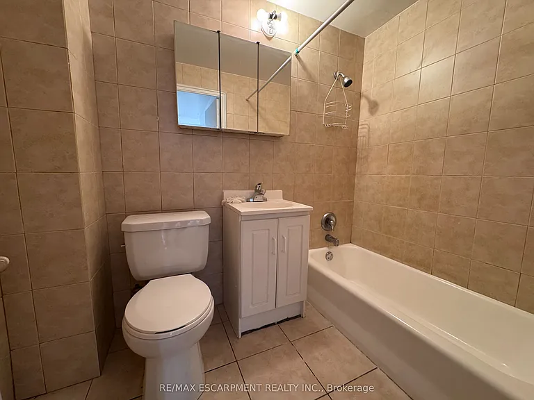 325A James St S #405 — Photo 7